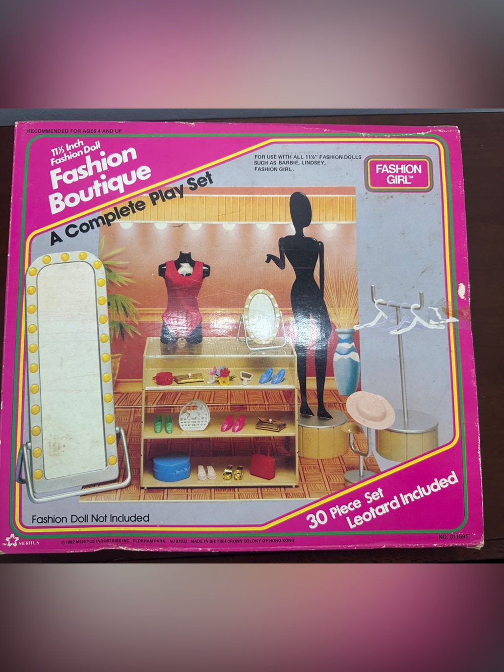 Meritus Fashion Girl Boutique Playset 30 Piece Set Accessories 1982